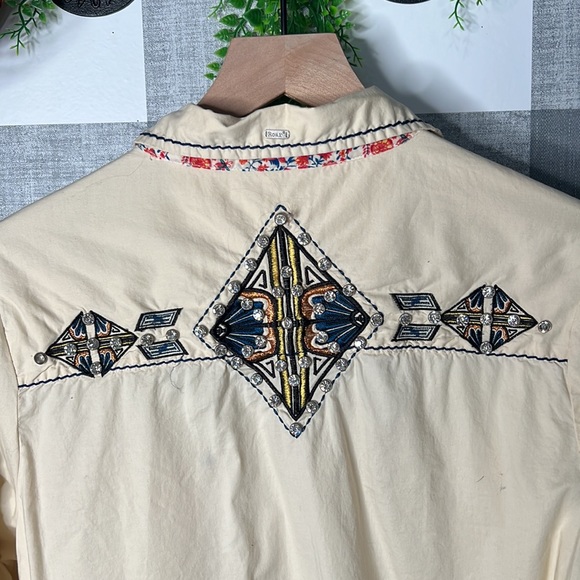 Roar Long Sleeve Button Up - Picture 8 of 9